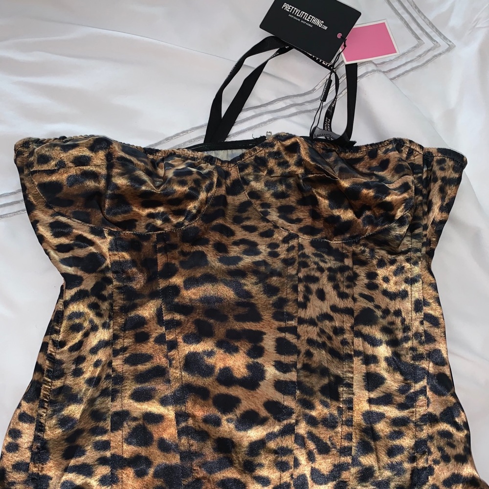 PLUS PRETTYLITTLETHING TOP